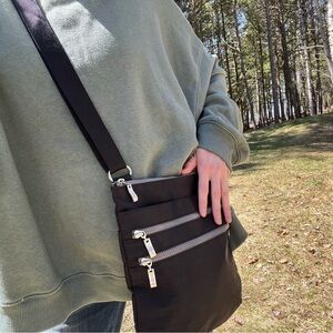 Baggallini Black Crossbody Bag Nylon Adjustable Athletic Casual Travel